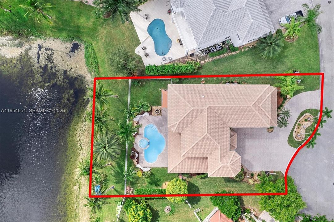 Recently Sold: $1,088,000 (6 beds, 4 baths, 3652 Square Feet)