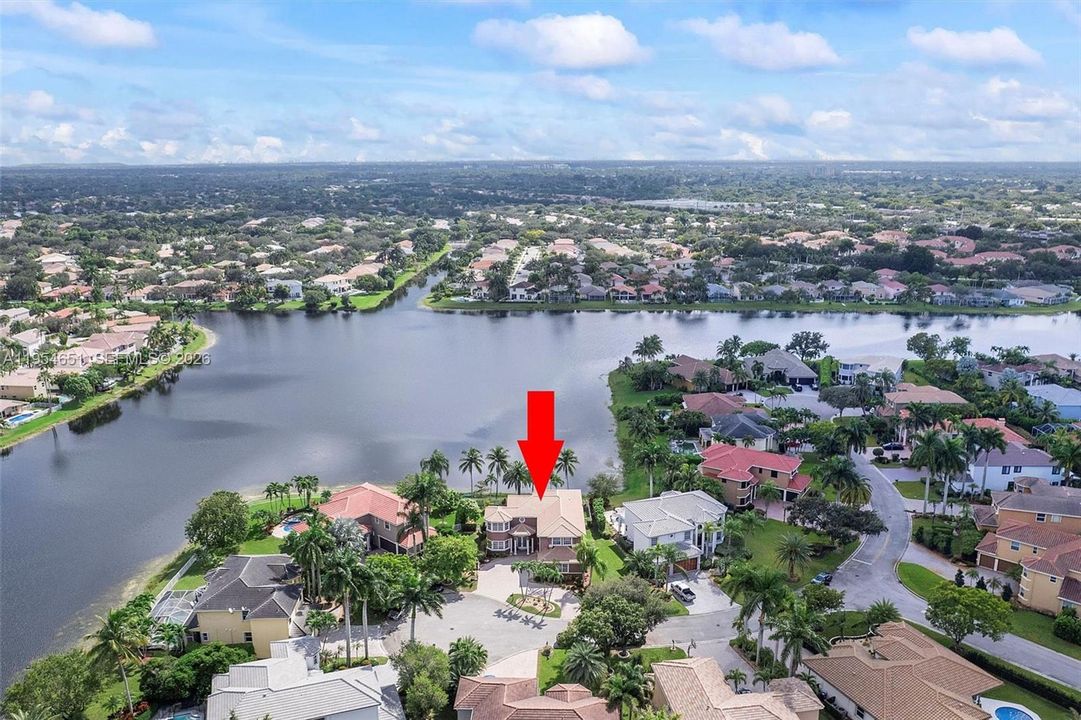 Recently Sold: $1,088,000 (6 beds, 4 baths, 3652 Square Feet)