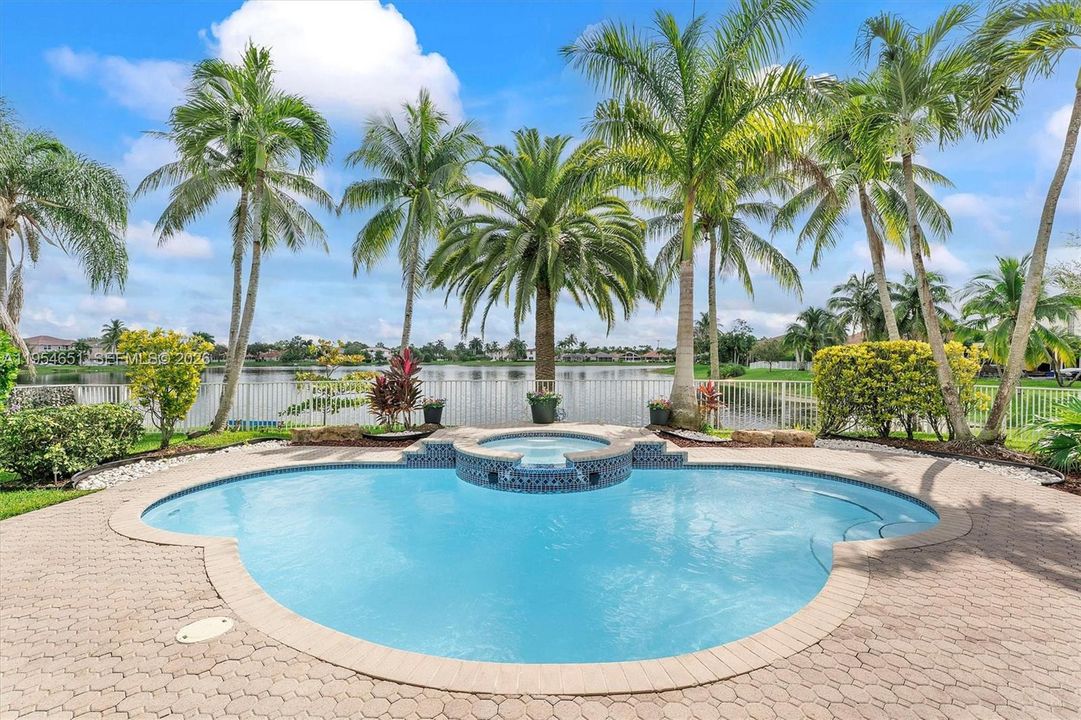 Recently Sold: $1,088,000 (6 beds, 4 baths, 3652 Square Feet)
