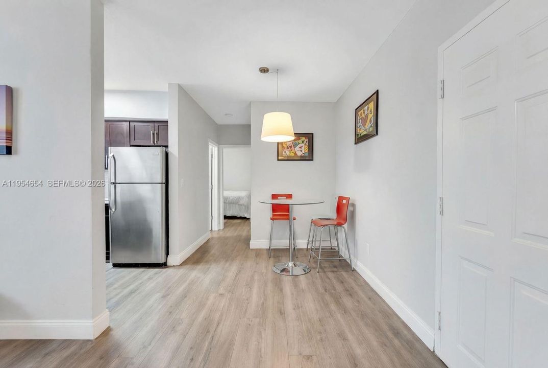 For Sale: $230,000 (1 beds, 1 baths, 592 Square Feet)