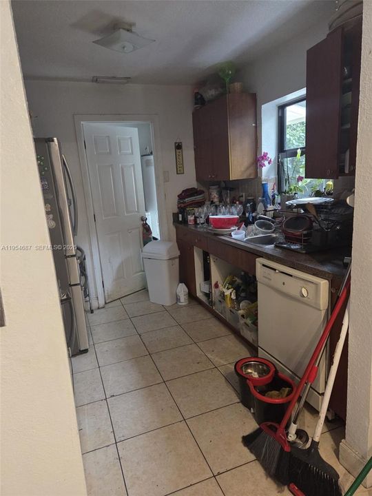 Activo con contrato: $650,000 (4 camas, 2 baños, 1544 Pies cuadrados)