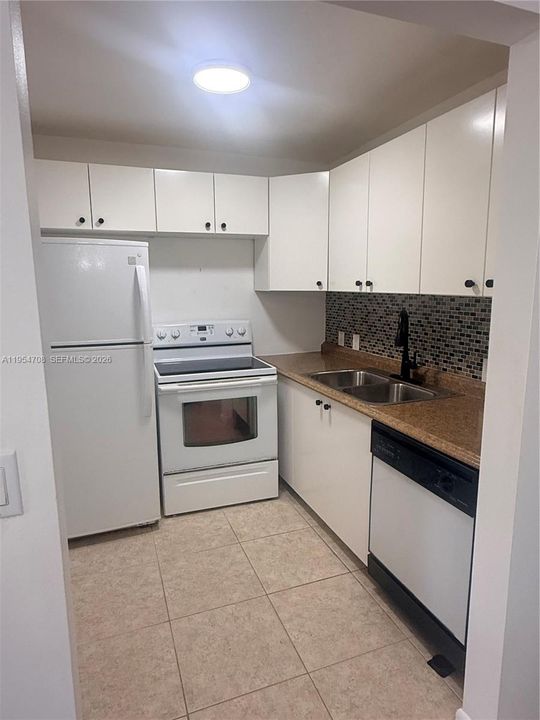 En Venta: $102,000 (1 camas, 1 baños, 720 Pies cuadrados)