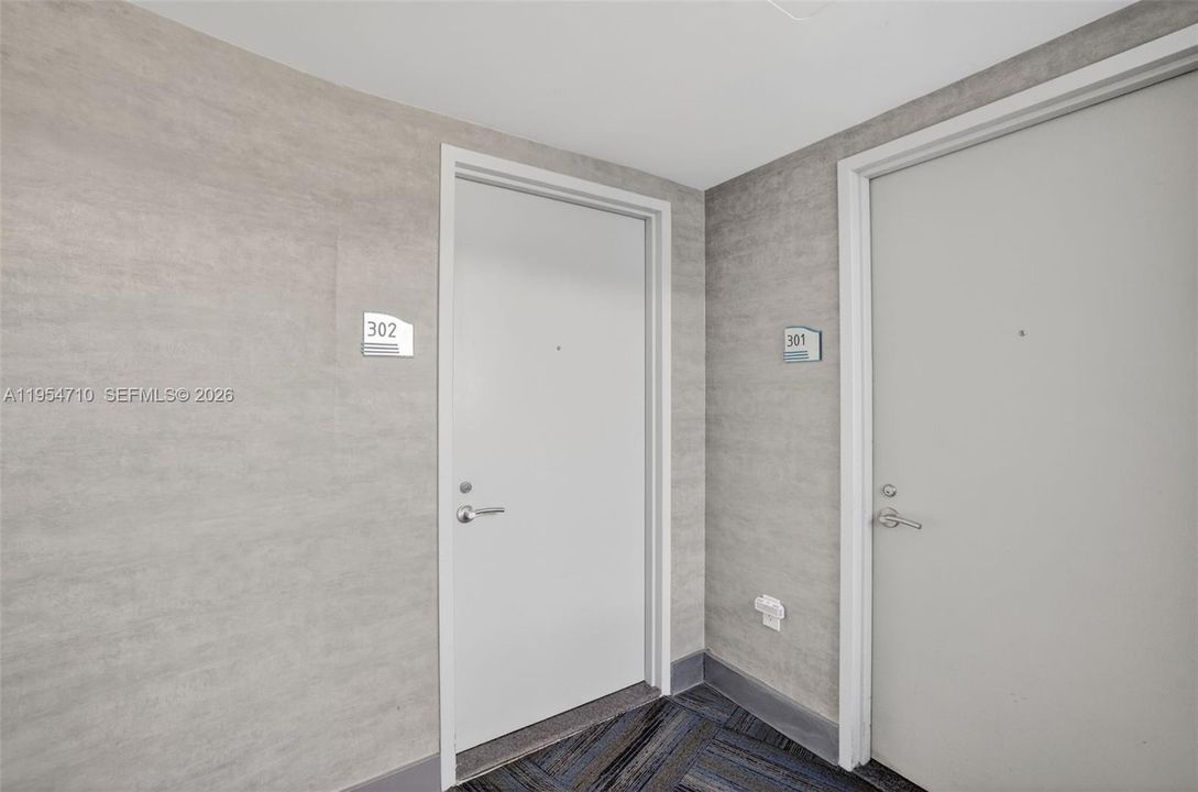 For Sale: $750,000 (2 beds, 3 baths, 1552 Square Feet)