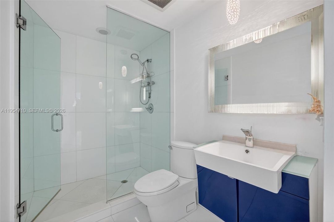For Sale: $750,000 (2 beds, 3 baths, 1552 Square Feet)
