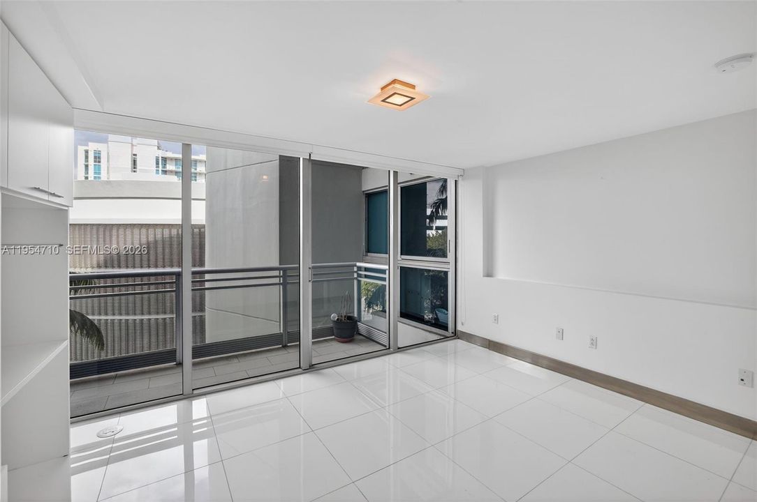 For Sale: $750,000 (2 beds, 3 baths, 1552 Square Feet)