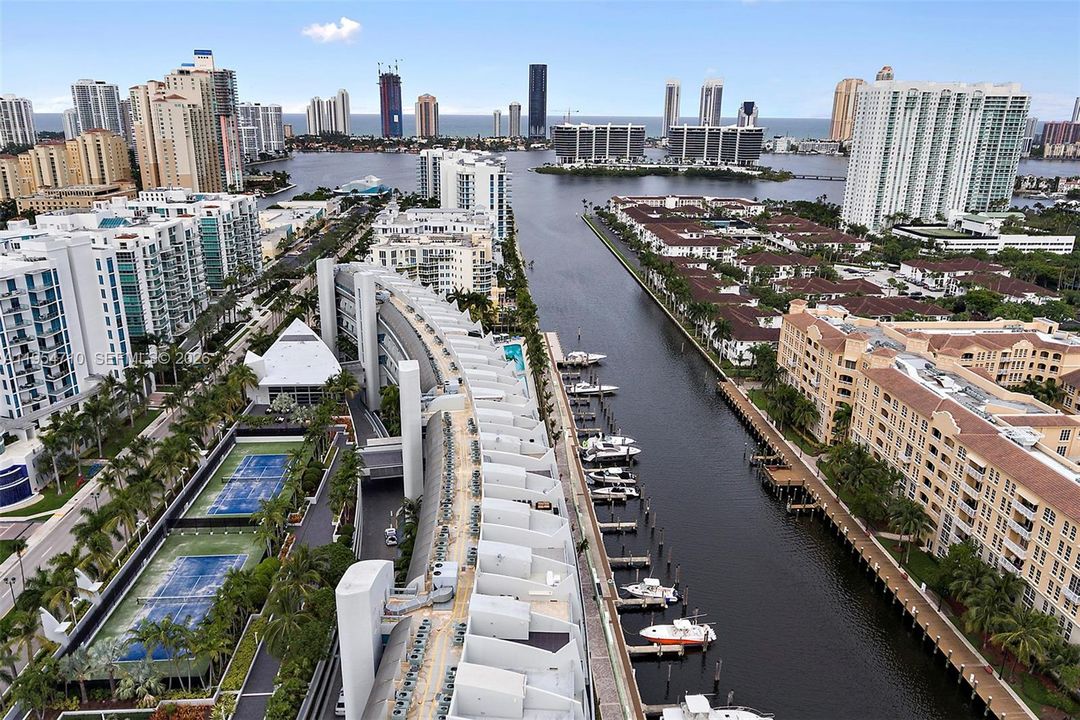 For Sale: $750,000 (2 beds, 3 baths, 1552 Square Feet)