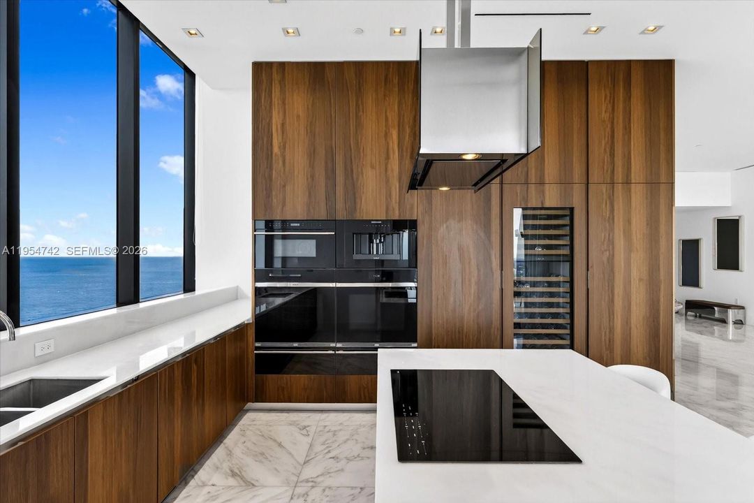 En Venta: $3,450,000 (2 camas, 2 baños, 2042 Pies cuadrados)