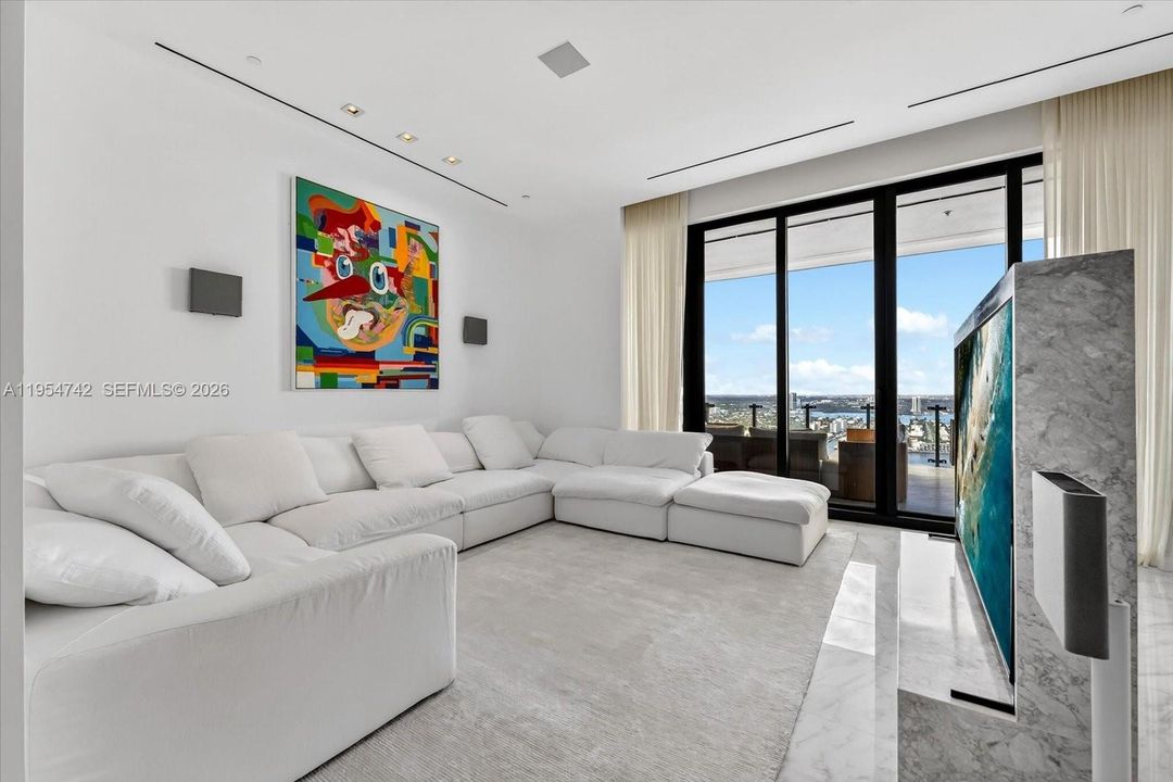 En Venta: $3,450,000 (2 camas, 2 baños, 2042 Pies cuadrados)