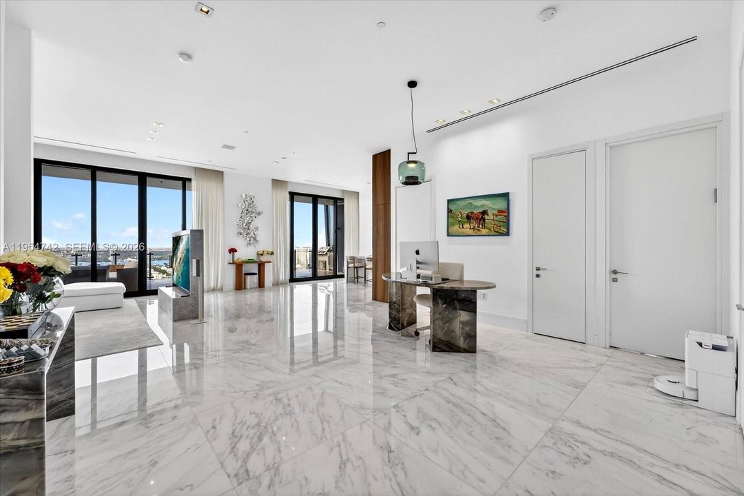 En Venta: $3,450,000 (2 camas, 2 baños, 2042 Pies cuadrados)