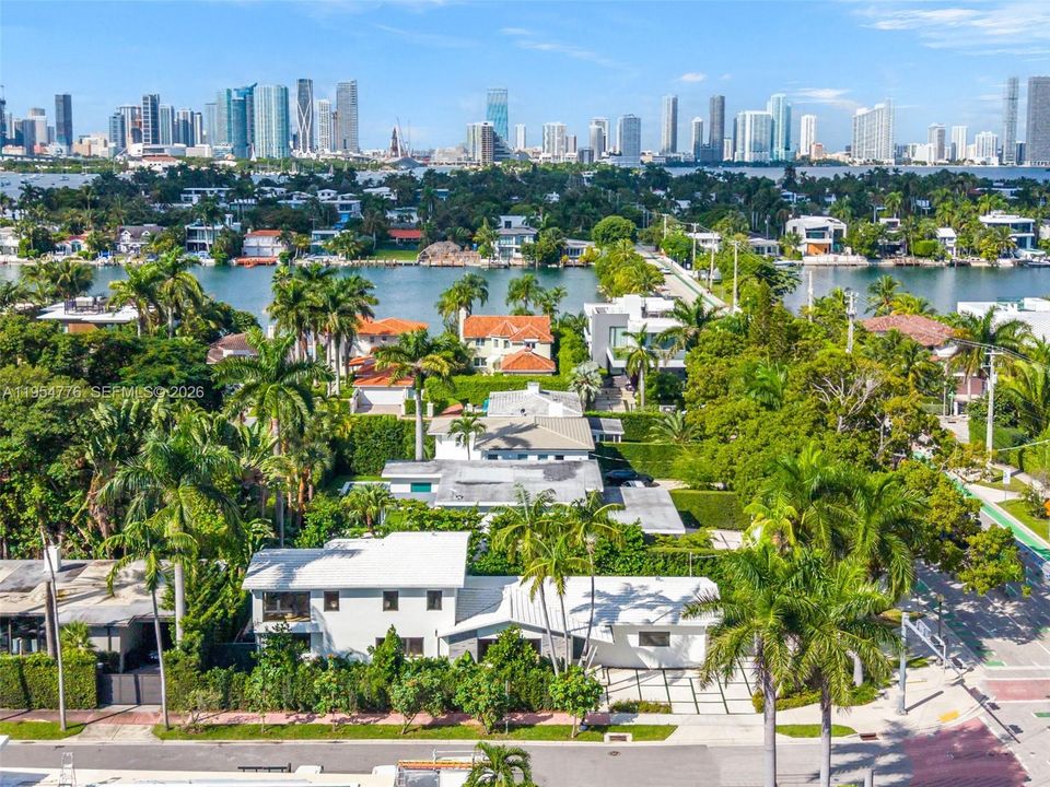 Active With Contract: $30,000 (4 beds, 3 baths, 3281 Square Feet)