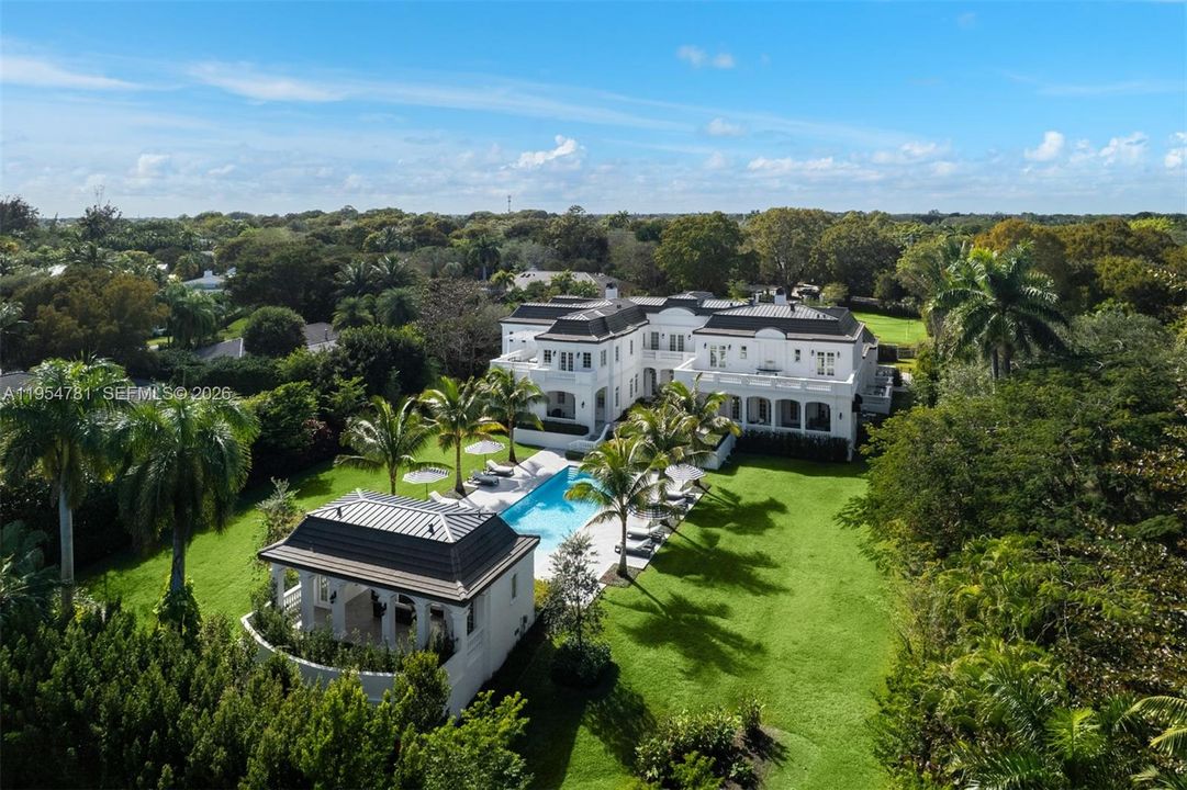 Vendido Recientemente: $19,500,000 (9 camas, 9 baños, 11575 Pies cuadrados)