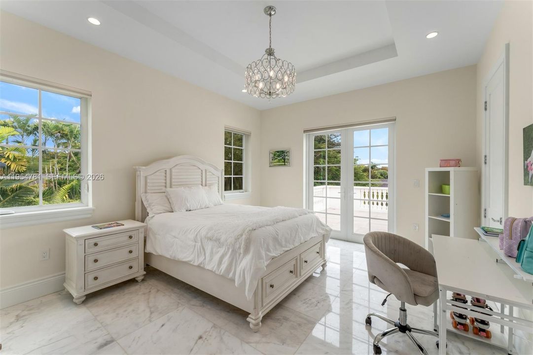 Vendido Recientemente: $19,500,000 (9 camas, 9 baños, 11575 Pies cuadrados)