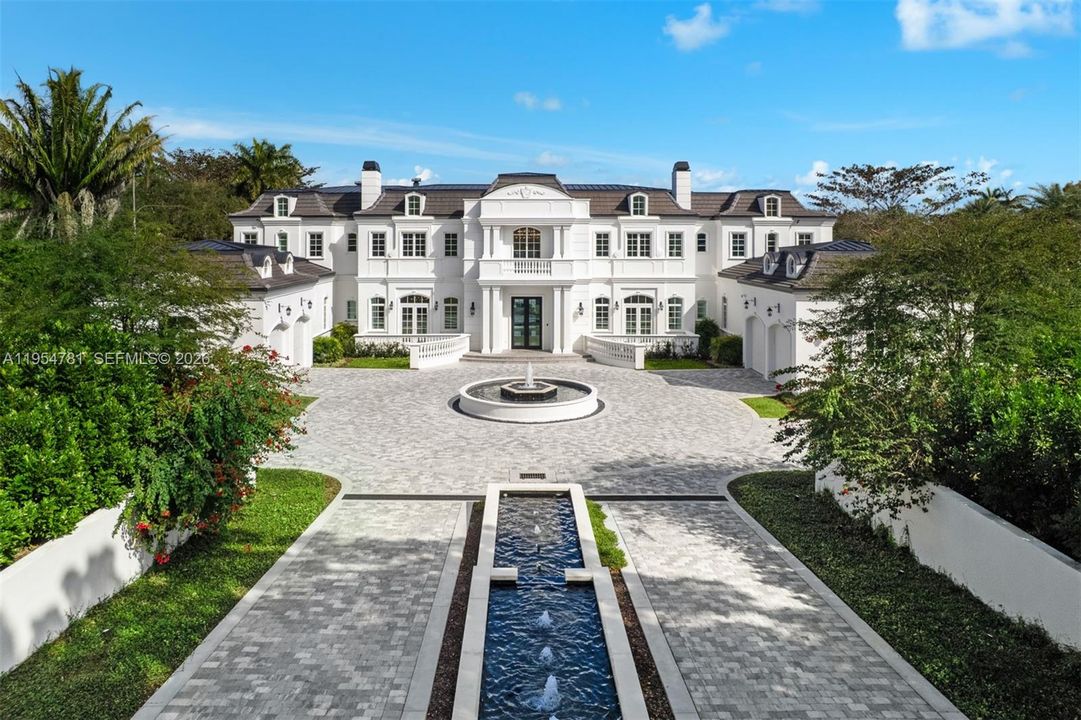 Vendido Recientemente: $19,500,000 (9 camas, 9 baños, 11575 Pies cuadrados)