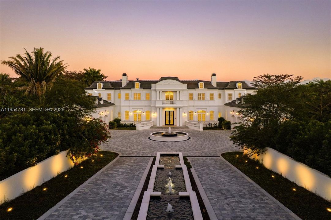 Vendido Recientemente: $19,500,000 (9 camas, 9 baños, 11575 Pies cuadrados)
