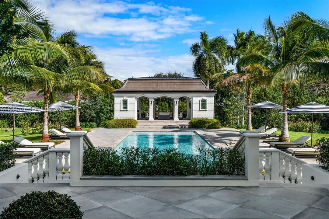 Vendido Recientemente: $19,500,000 (9 camas, 9 baños, 11575 Pies cuadrados)