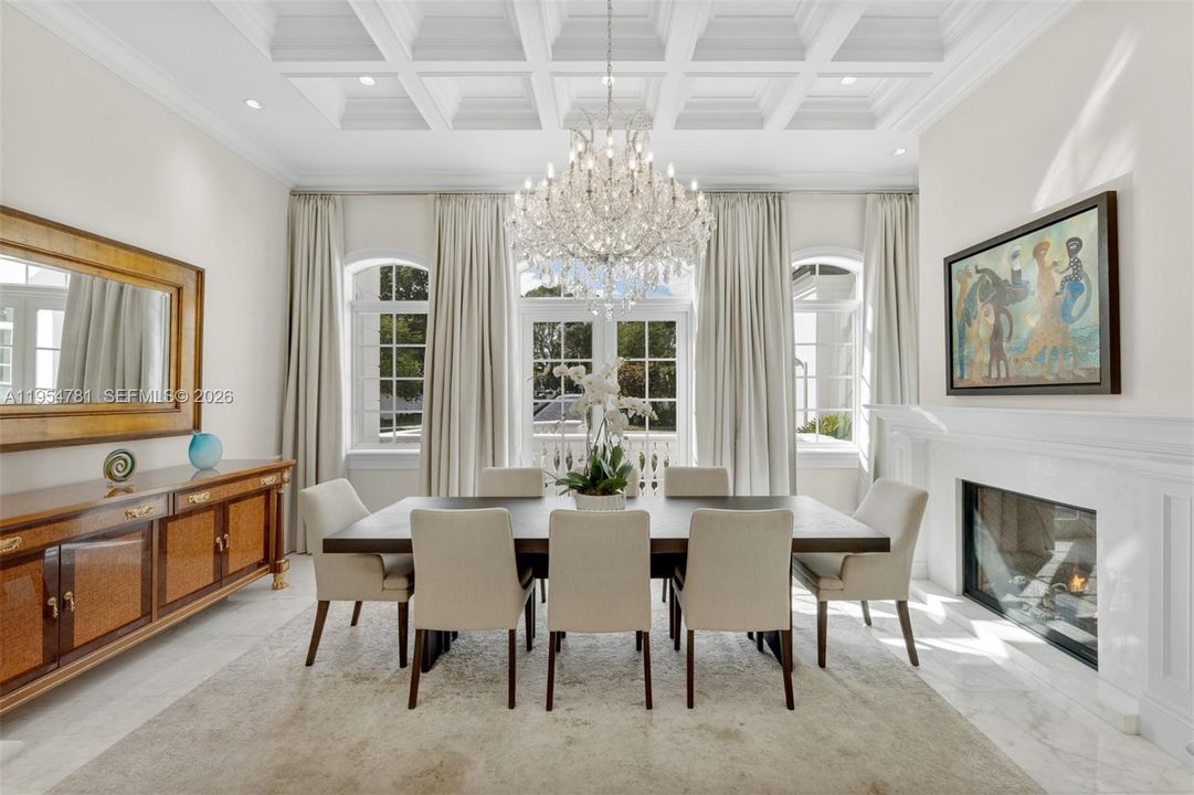 Vendido Recientemente: $19,500,000 (9 camas, 9 baños, 11575 Pies cuadrados)
