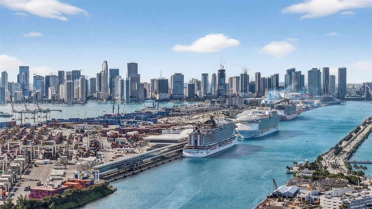 Activo con contrato: $7,650,000 (3 camas, 3 baños, 3365 Pies cuadrados)