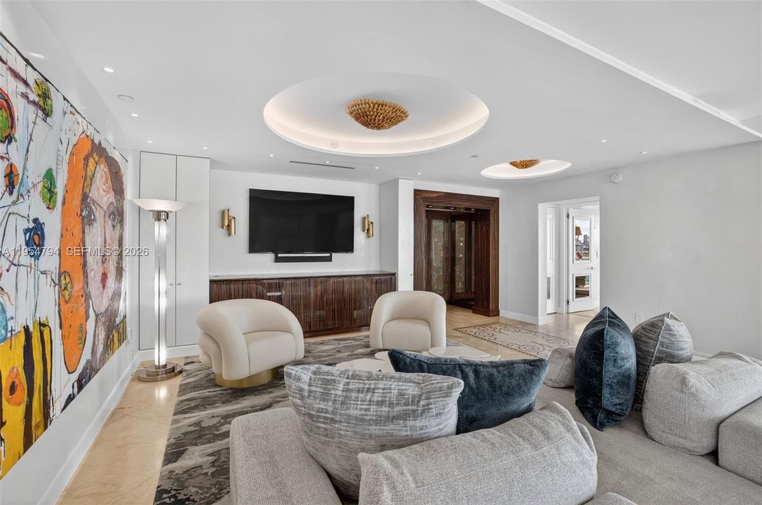 Activo con contrato: $7,650,000 (3 camas, 3 baños, 3365 Pies cuadrados)