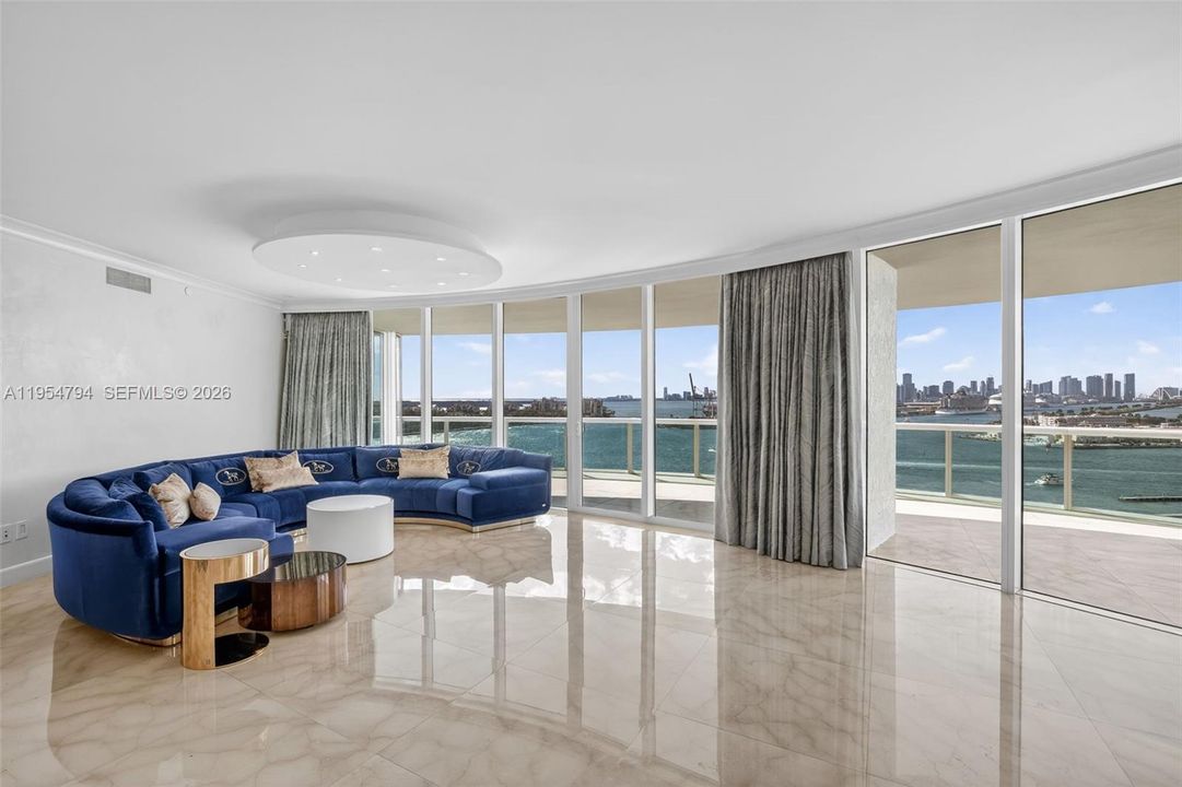 Activo con contrato: $7,650,000 (3 camas, 3 baños, 3365 Pies cuadrados)