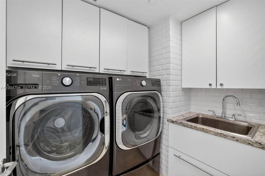 Laundry room with sink