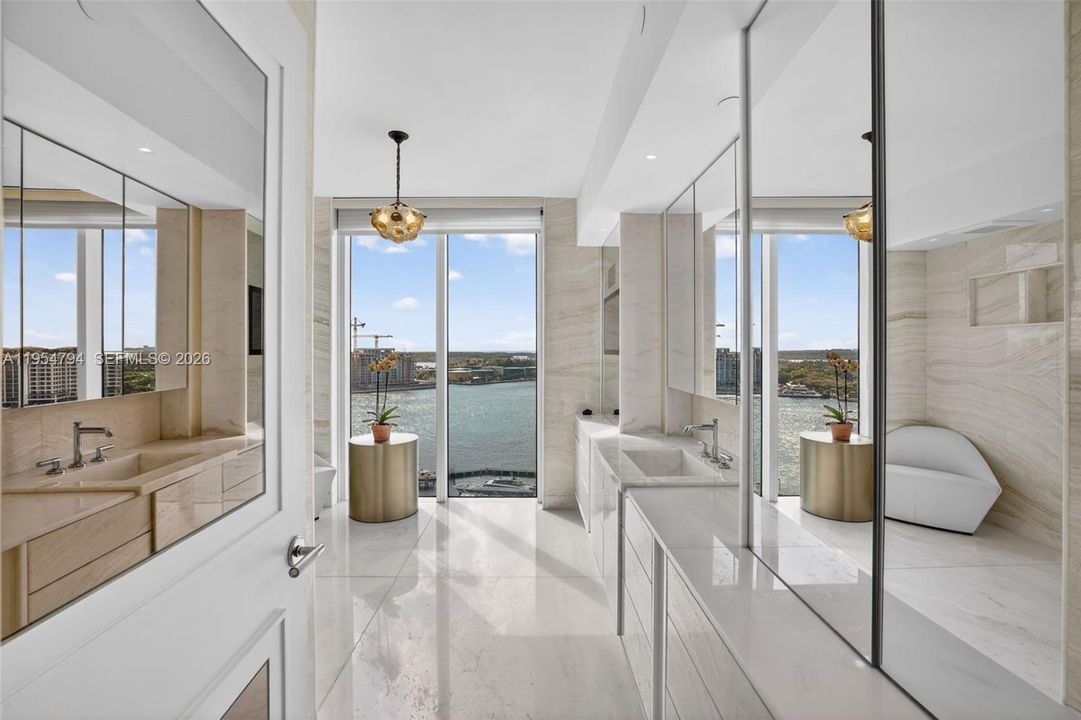 Activo con contrato: $7,650,000 (3 camas, 3 baños, 3365 Pies cuadrados)