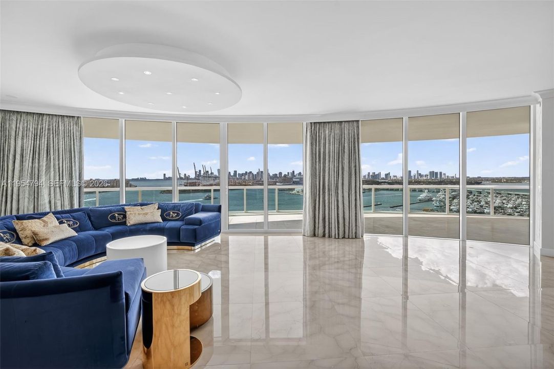 Activo con contrato: $7,650,000 (3 camas, 3 baños, 3365 Pies cuadrados)