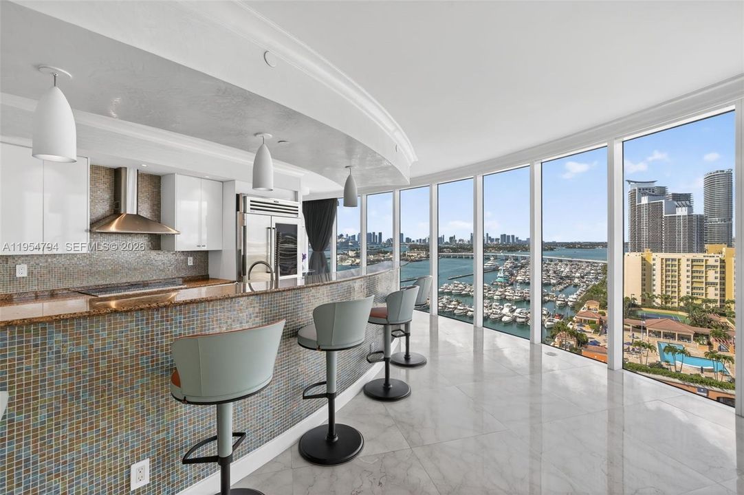 Activo con contrato: $7,650,000 (3 camas, 3 baños, 3365 Pies cuadrados)