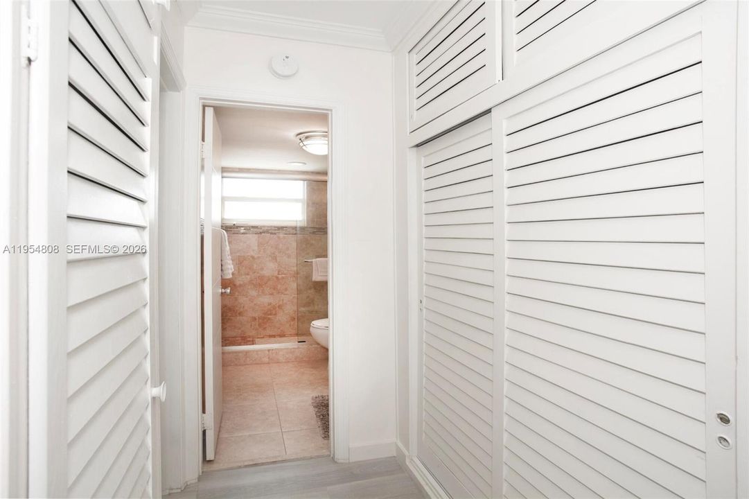 For Sale: $240,000 (1 beds, 1 baths, 640 Square Feet)