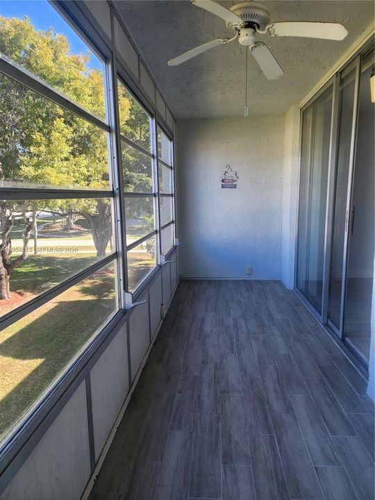 For Sale: $129,900 (2 beds, 2 baths, 950 Square Feet)