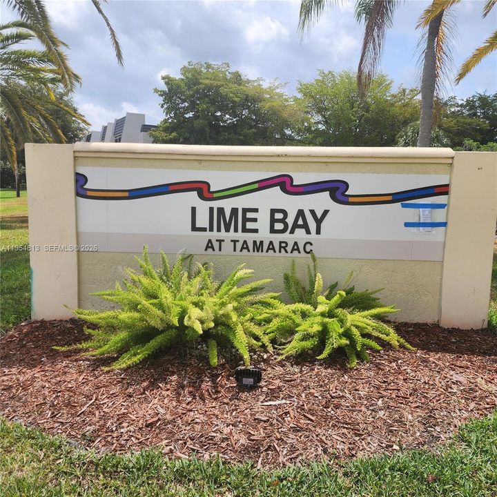 For Sale: $129,900 (2 beds, 2 baths, 950 Square Feet)