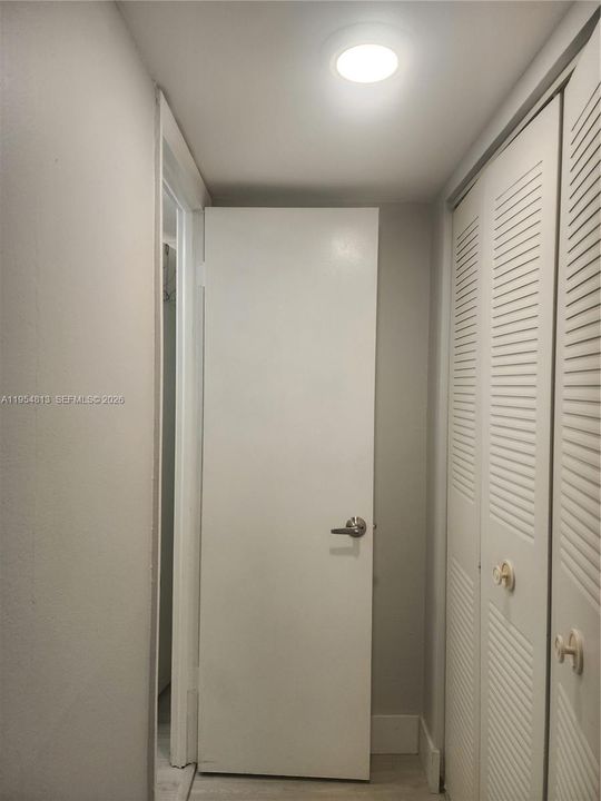 For Sale: $129,900 (2 beds, 2 baths, 950 Square Feet)