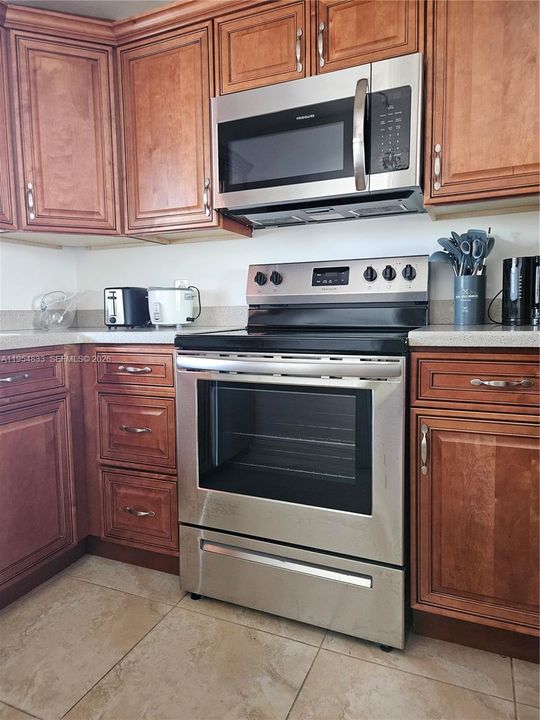For Sale: $163,000 (1 beds, 1 baths, 654 Square Feet)