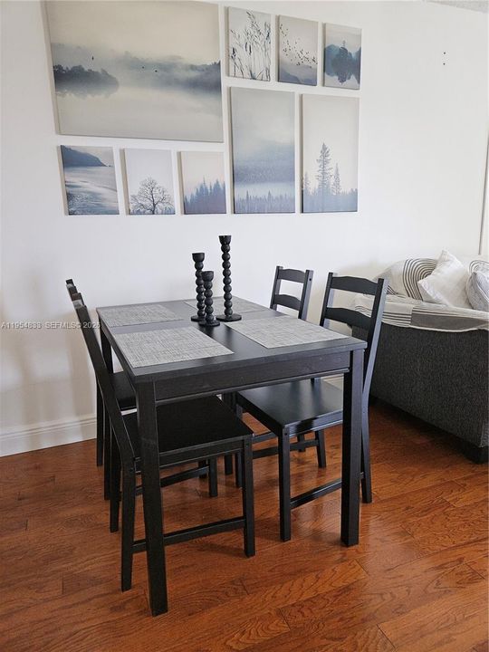For Sale: $163,000 (1 beds, 1 baths, 654 Square Feet)