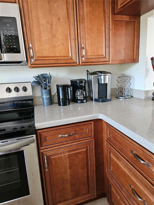 For Sale: $163,000 (1 beds, 1 baths, 654 Square Feet)