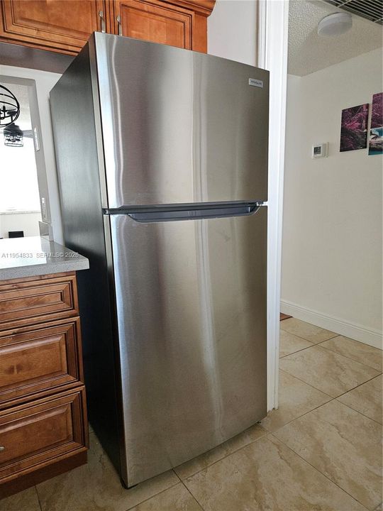 For Sale: $163,000 (1 beds, 1 baths, 654 Square Feet)
