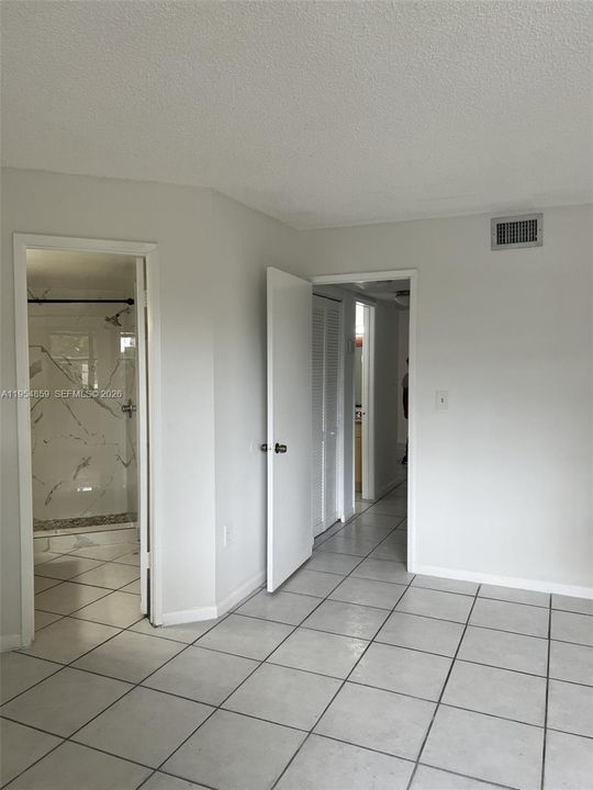 En Venta: $275,000 (2 camas, 2 baños, 1000 Pies cuadrados)