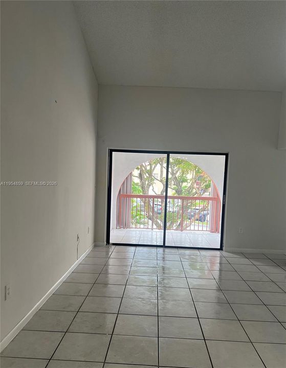 En Venta: $275,000 (2 camas, 2 baños, 1000 Pies cuadrados)