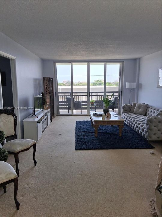 En Venta: $239,000 (2 camas, 2 baños, 1056 Pies cuadrados)
