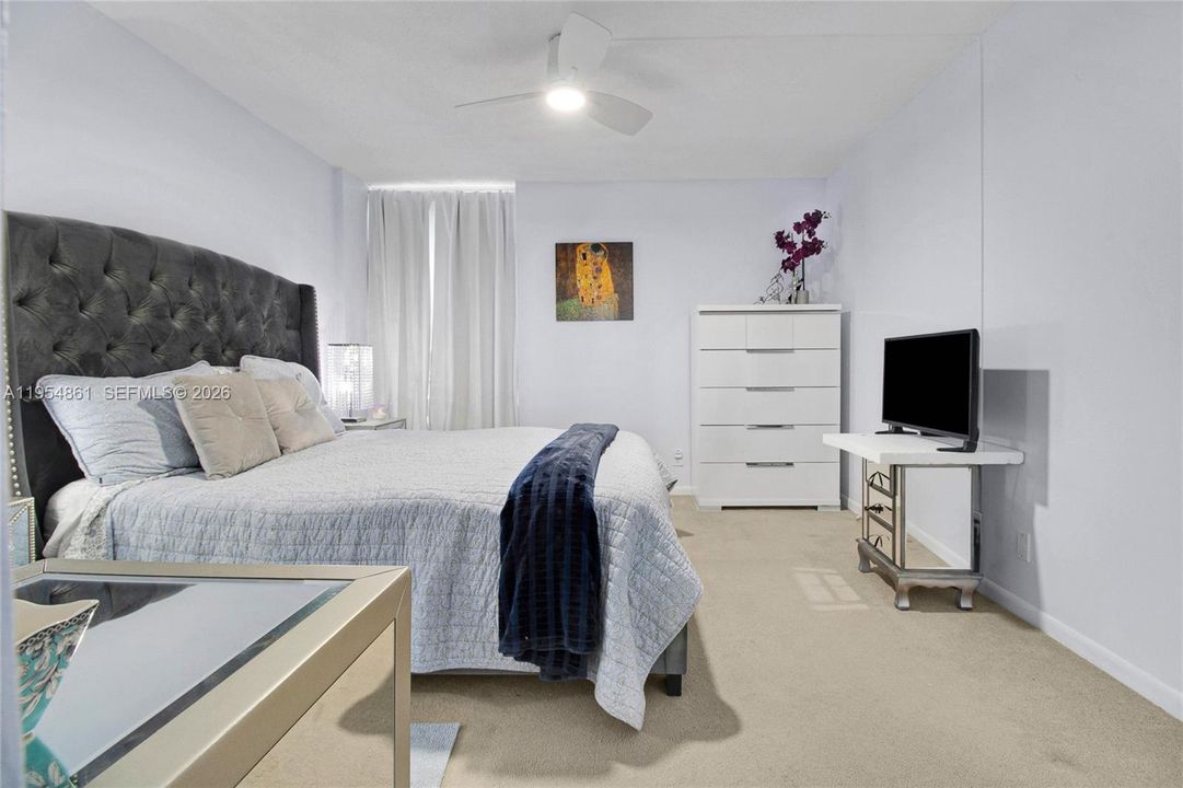 En Venta: $239,000 (2 camas, 2 baños, 1056 Pies cuadrados)