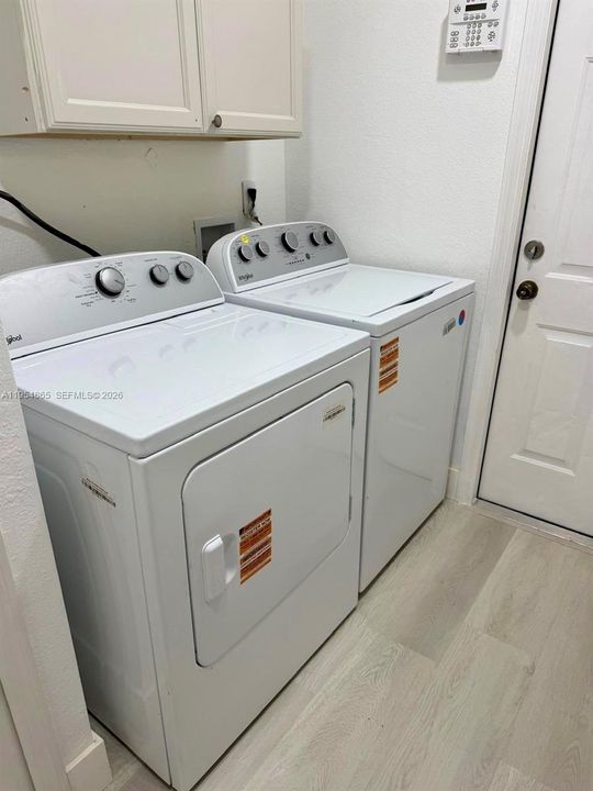 В аренду: $2,100 (4 спален, 2 ванн, 0 Квадратных фут)