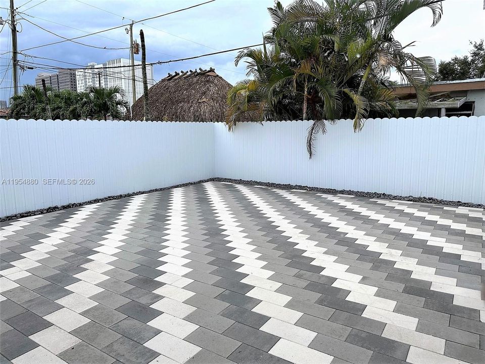 В аренду: $2,900 (2 спален, 1 ванн, 874 Квадратных фут)