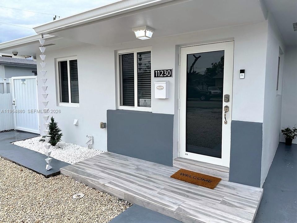 В аренду: $2,900 (2 спален, 1 ванн, 874 Квадратных фут)