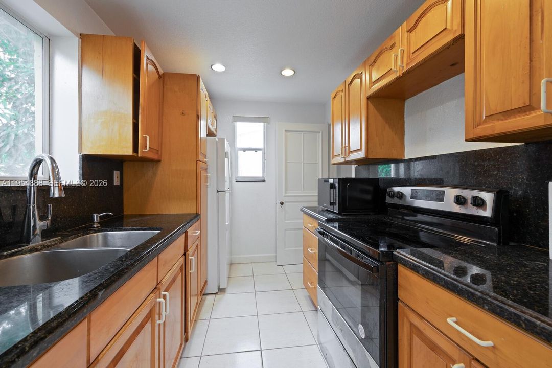 Activo con contrato: $525,000 (2 camas, 2 baños, 998 Pies cuadrados)
