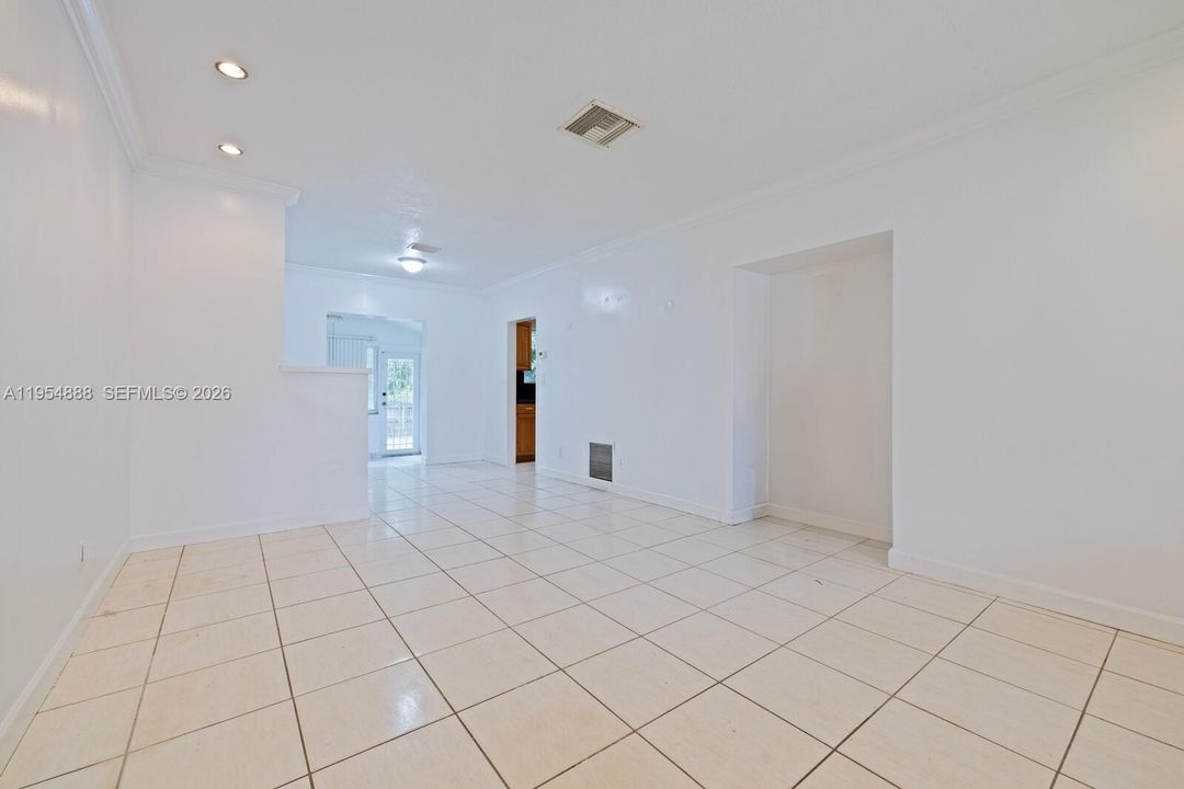 Activo con contrato: $525,000 (2 camas, 2 baños, 998 Pies cuadrados)