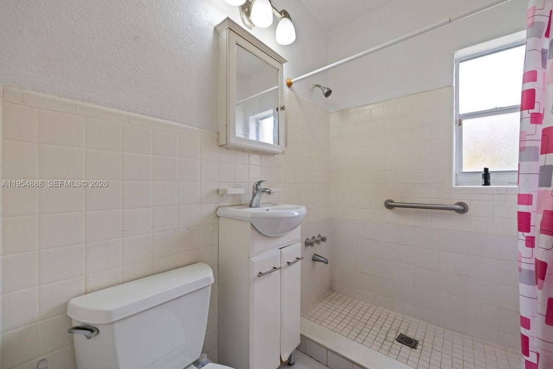 Activo con contrato: $525,000 (2 camas, 2 baños, 998 Pies cuadrados)