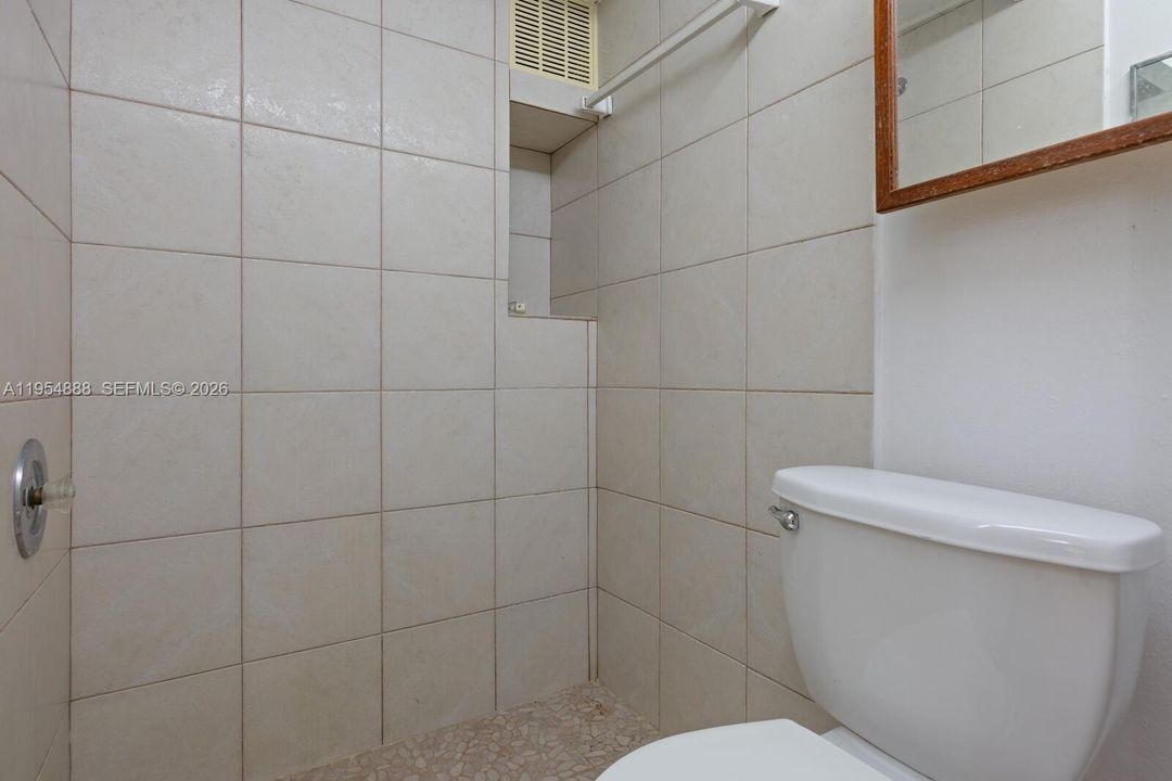 Activo con contrato: $525,000 (2 camas, 2 baños, 998 Pies cuadrados)