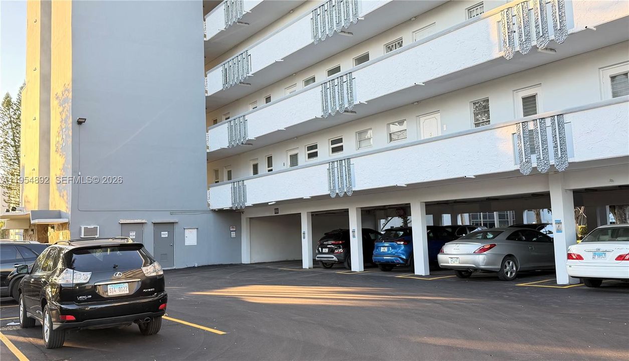 На продажу: $179,000 (2 спален, 2 ванн, 1027 Квадратных фут)