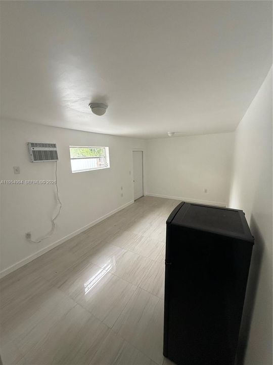 В аренду: $1,250 (1 спален, 1 ванн, 828 Квадратных фут)