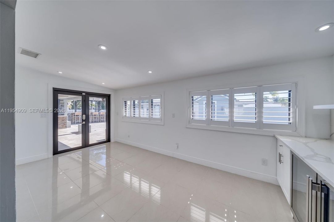 Недавно продано: $889,000 (4 спален, 4 ванн, 1503 Квадратных фут)