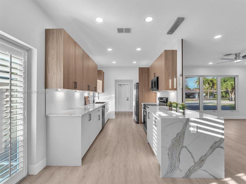 Activo con contrato: $850,000 (4 camas, 2 baños, 1681 Pies cuadrados)